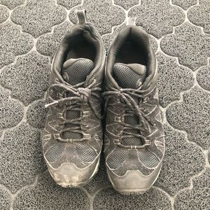 Men’s Size 9.5 Black Merrell Tennis Shoes